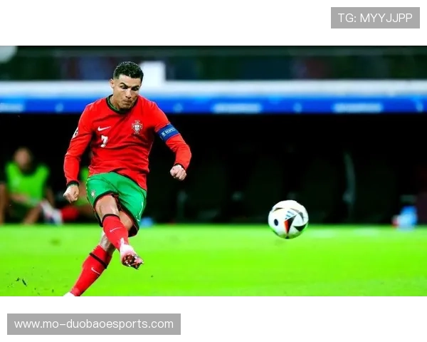 葡萄牙足球传奇C罗是谁?他的成就与影响力深远解析 葡萄牙足球传奇C罗是谁?他的成就与影响力深远解析