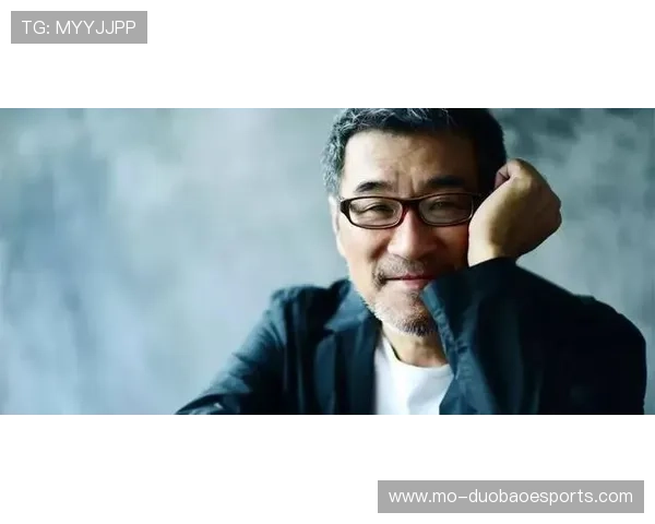 足球明星娇妻私生活曝光引热议甜蜜日常与幕后故事全揭晓