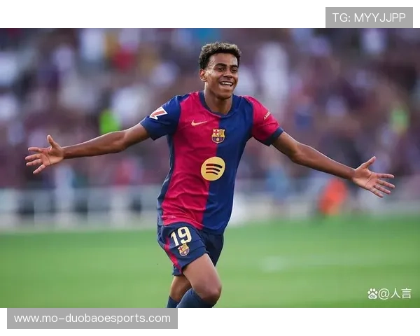 足球球星遮脸背后的秘密与挑战 揭开他们不为人知的隐私与压力 足球球星遮脸背后的秘密与挑战 揭开他们不为人知的隐私与压力